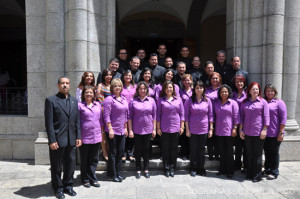 Coral de Trabajadores, dirigida por el profesor Luis Romero. Foto Ramón Pico.