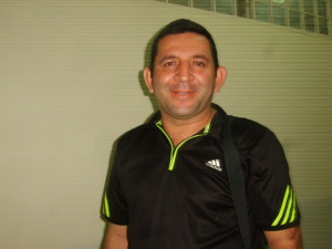 El profesor Bautista, representante de Fenasinpres al momento de dar sus declaraciones (Foto: Marlene Otero)
