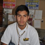 Carlos Ramírez, dirigente estudiantil, manifestó que de no recibir respuestas del gobierno, otros huelguistas coserán sus labios. (Fotografía: Lánder Altuve)