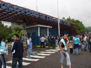 Acceso principal a la sede de la ULA Táchira. (Archivos Prensa)