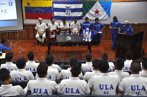 La directiva y jugadores conocieron las características del torneo para la temporada 2014 – 2015. (Foto: Ramón Pico)