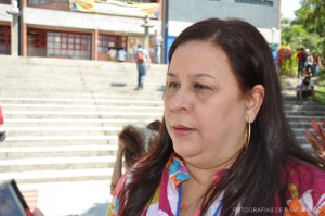 Iris Arévalo, directora de la Biblioteca de la Facultad de Humanidades y Educación “Gonzalo Rincón Gutiérrez”, que agrupa el Centro de Referencia de Ciencias Sociales y Humanidades, la Sala de Arte y Cine, la Biblioteca de Idiomas Modernos “Mary Castañeda” y la Hemeroteca “Dr. Carlos Emilio Muñoz Oraá  (Fotografía: R. Pico)